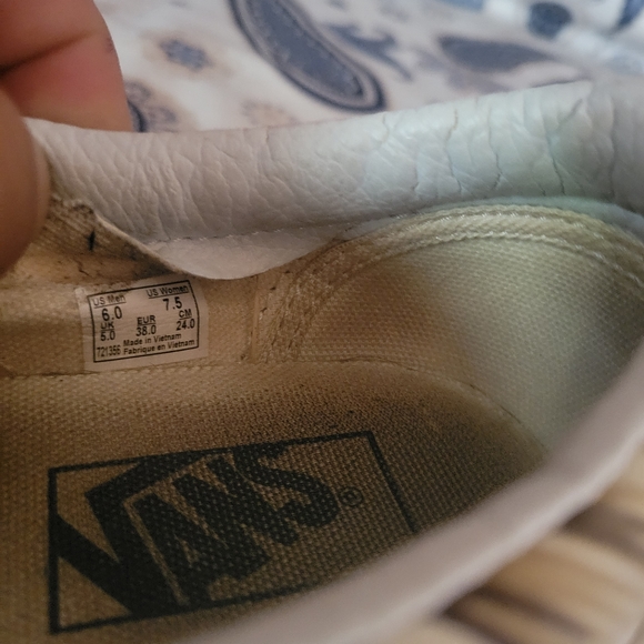 VANS - Picture 9 of 9